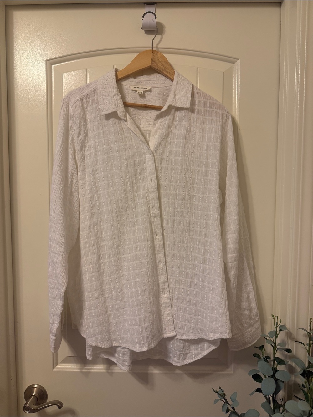 beachlunchlounge White Lightweight Textured Shirt